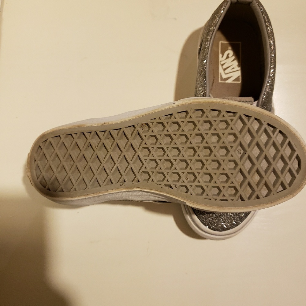 Vans - Picture 2 of 4